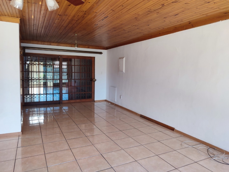 4 Bedroom Property for Sale in Fleurdal Free State
